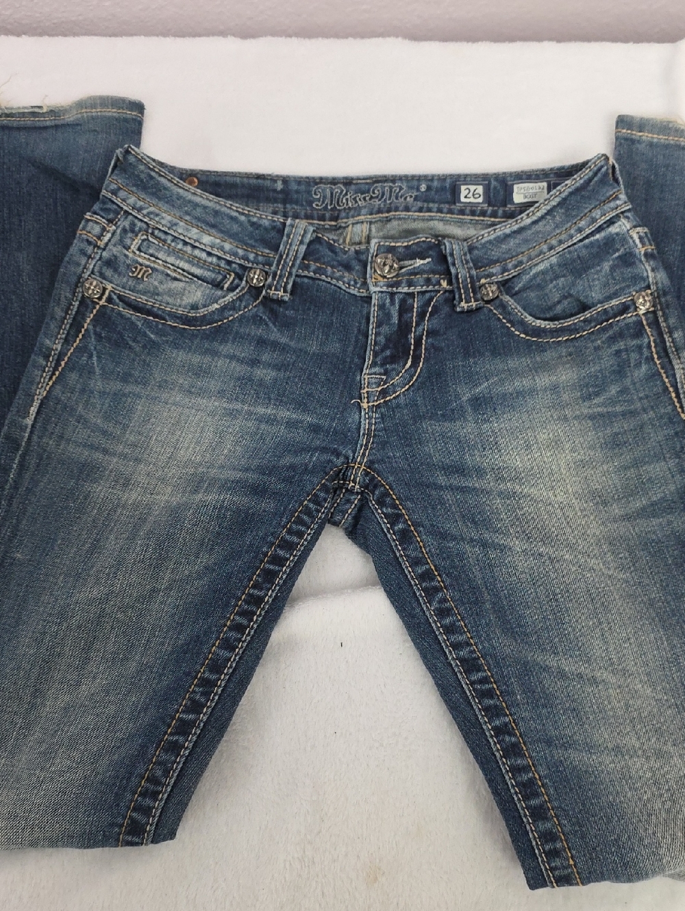 Miss Me Blue Denim Embroidered Bling Low Rise Bootcut Jeans Size 26 - Picture 2 of 11